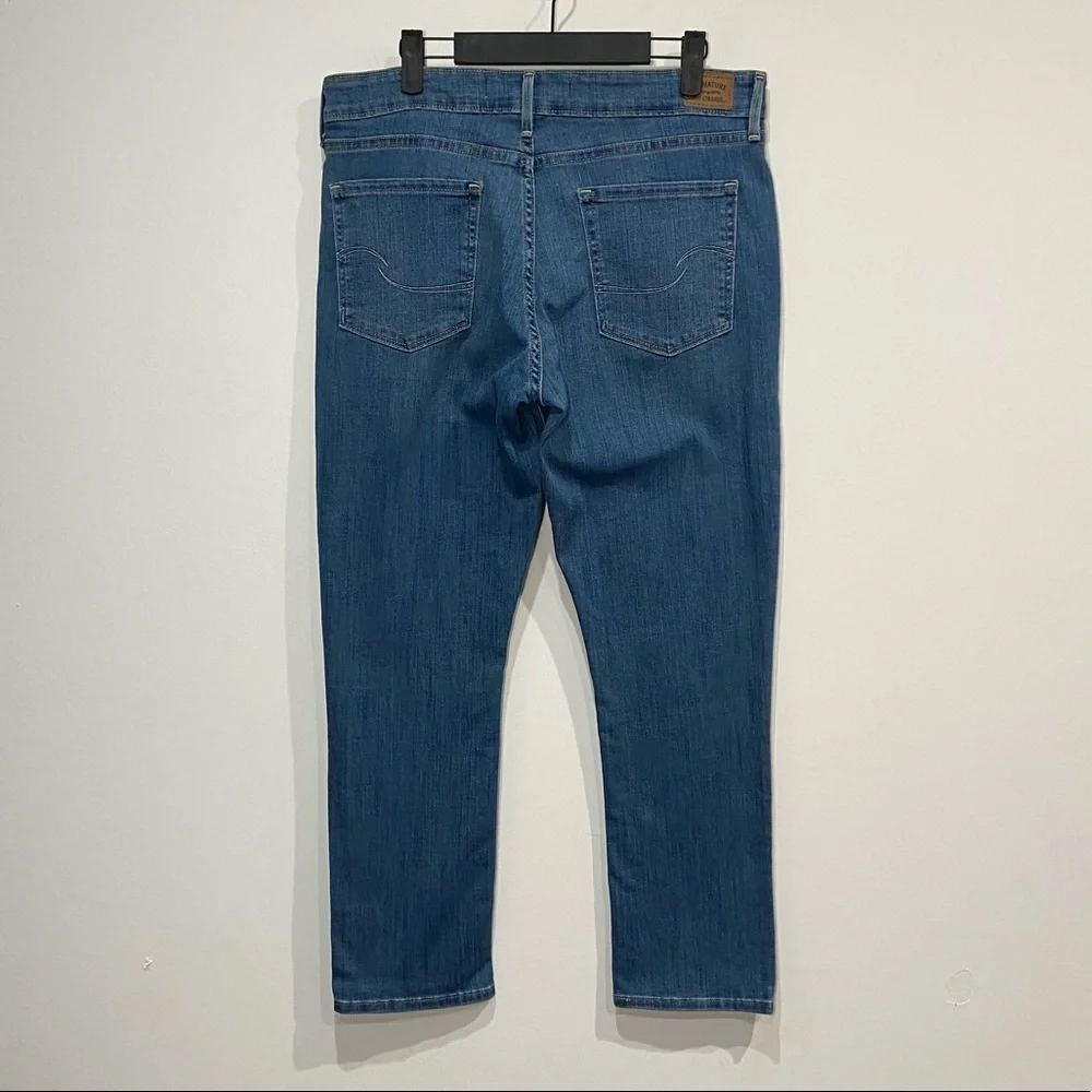 Levi's Women's Medium Wash Med Rise Slim Jeans Size 14S - Picture 7 of 13